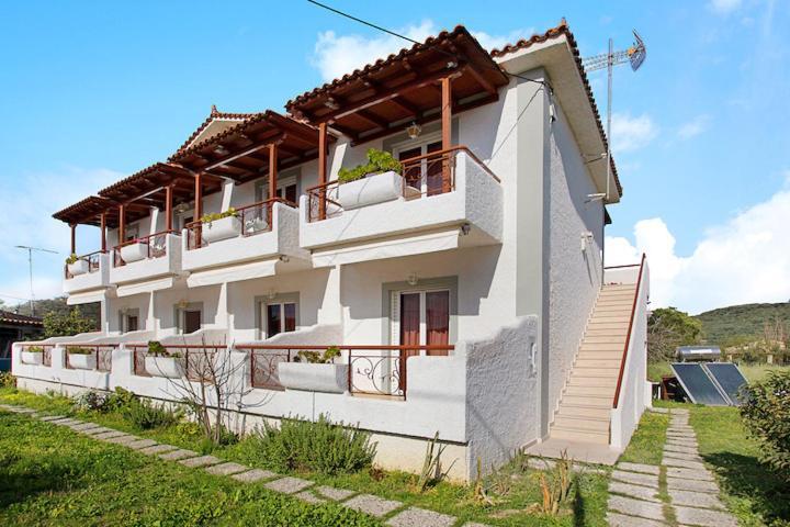 Bekiri'S Studios Alykanas  Exterior foto